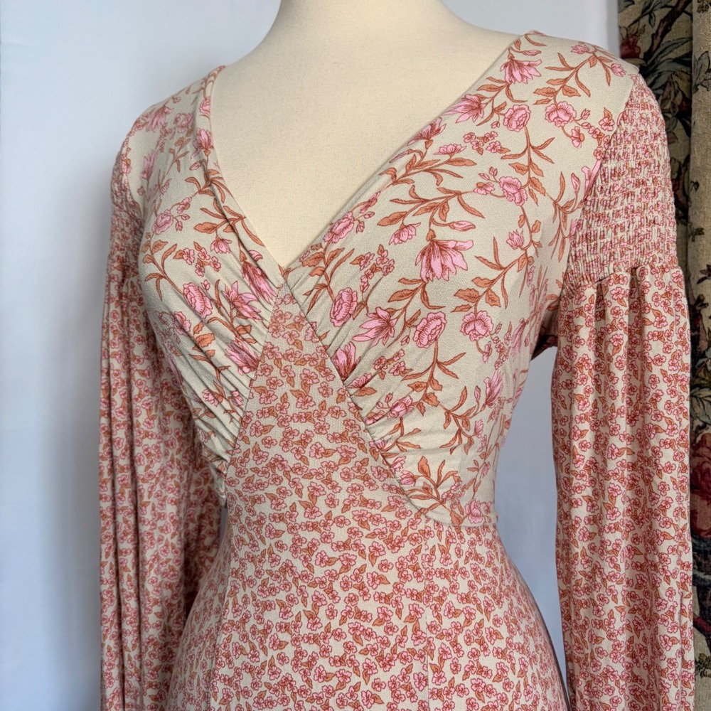 FREE PEOPLE Floral Mixed Print Maxi Dress with billowed sleeves and open back - Picture 4 of 13